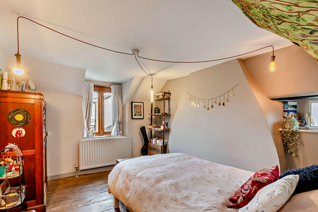 8618429-interior0...