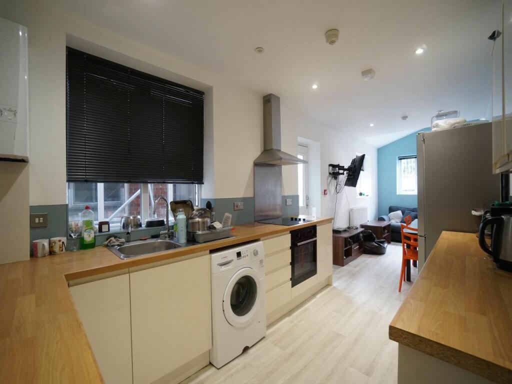 Kitchen 1.1.JPG