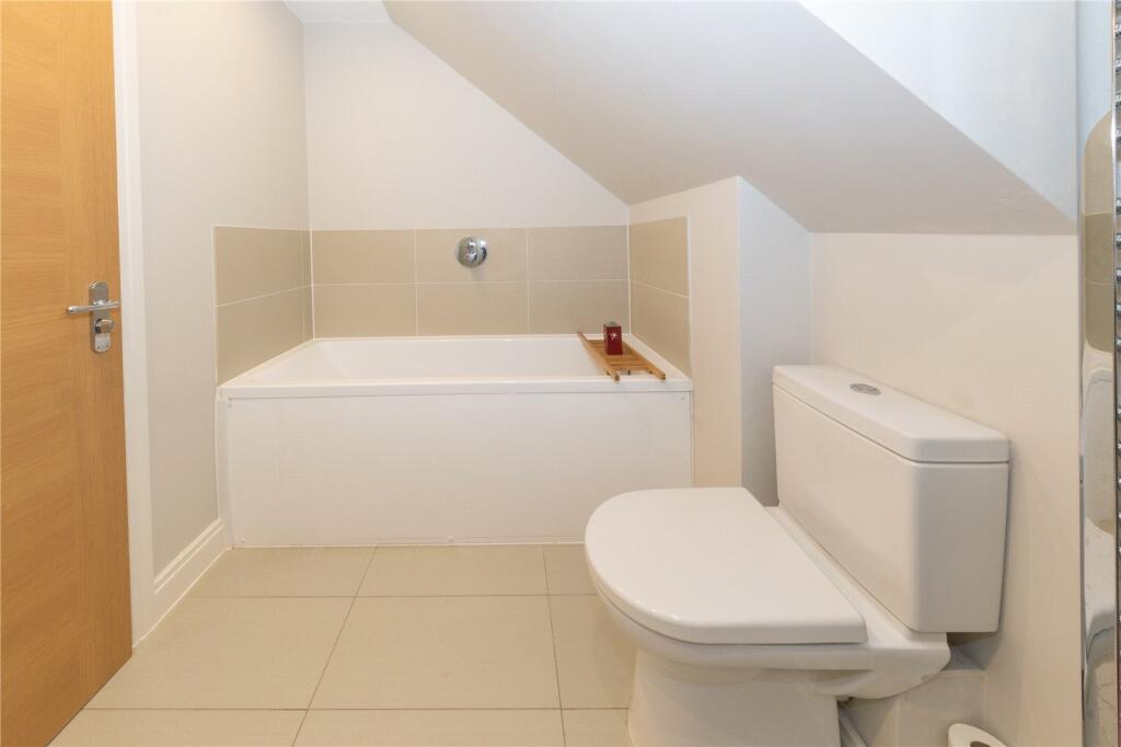 Ensuite Bedroom 1