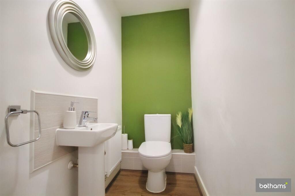 downstairs WC.jpg
