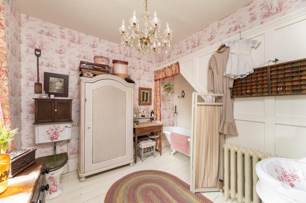 EN SUITE ONE