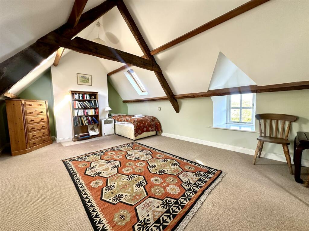BEDROOM 3