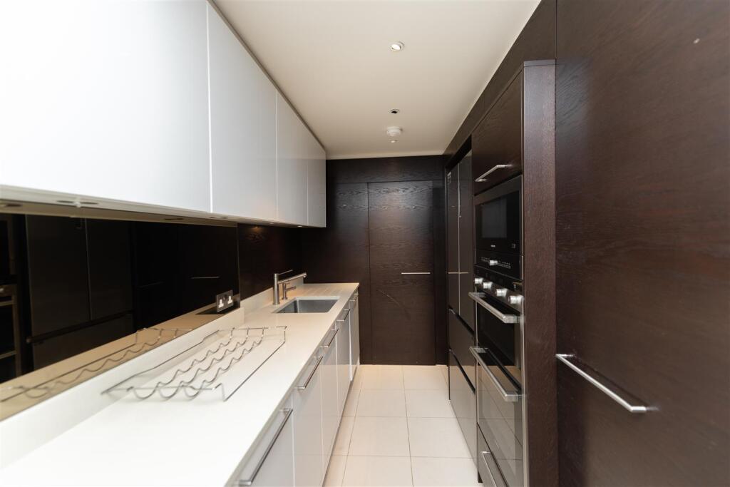 Kitchen     .jpg