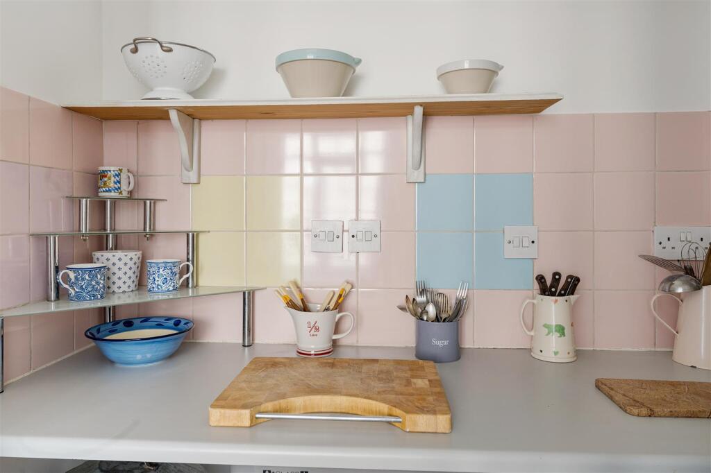 Urswick Road, E9