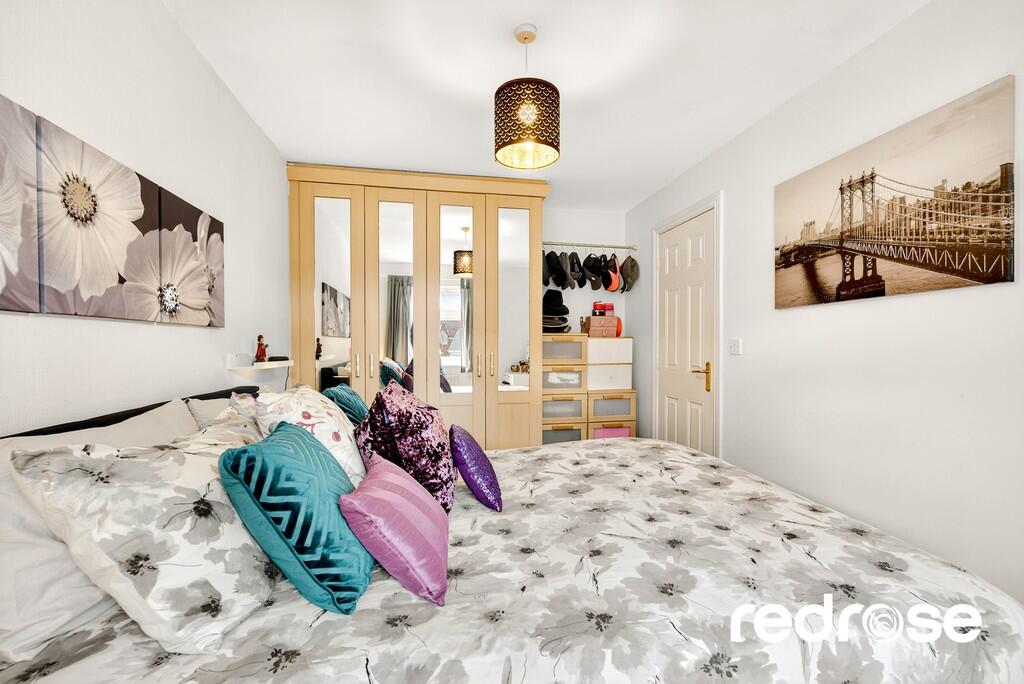 web_32 Main St-25...