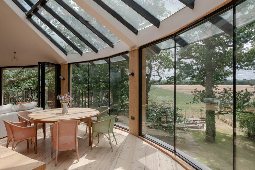 298379 - The Roundhouse, Park Lane, Old Knebwor...