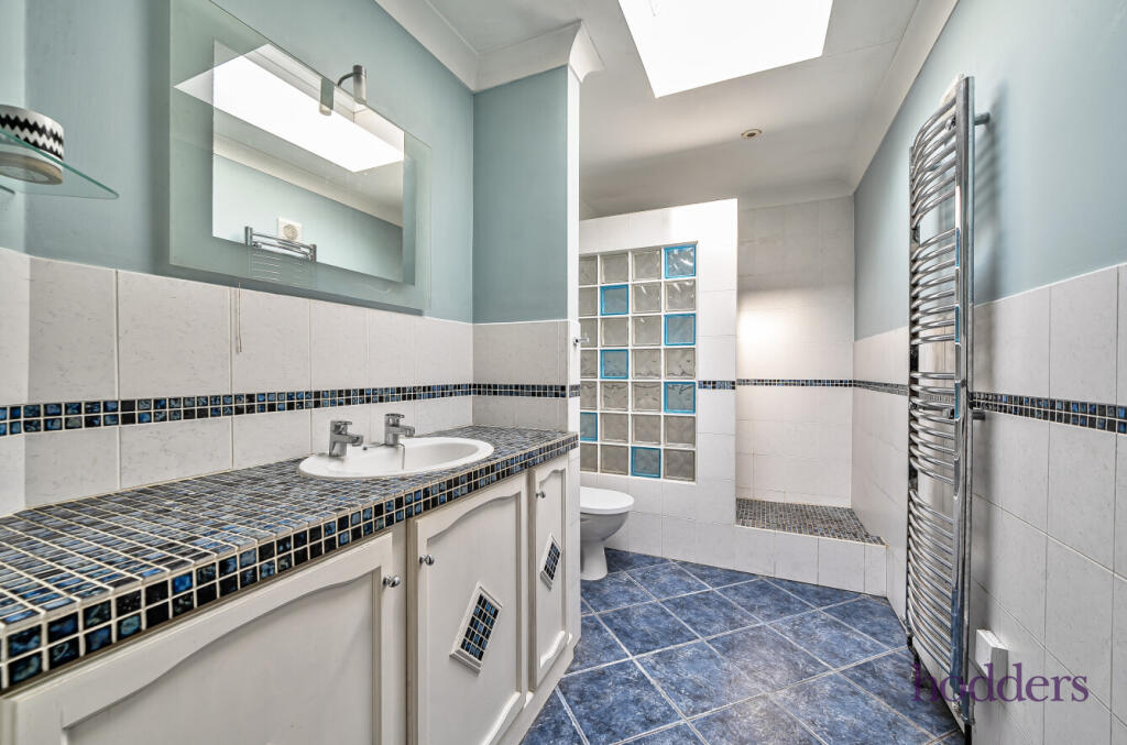 826d38b2-abaa-408...