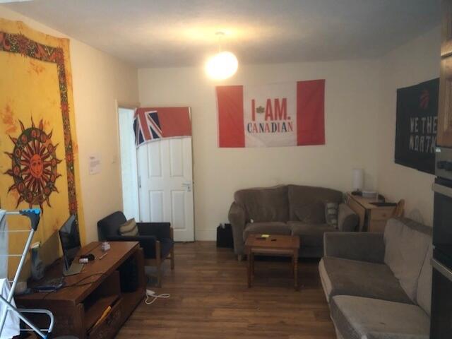 32 Dudley Road Lounge