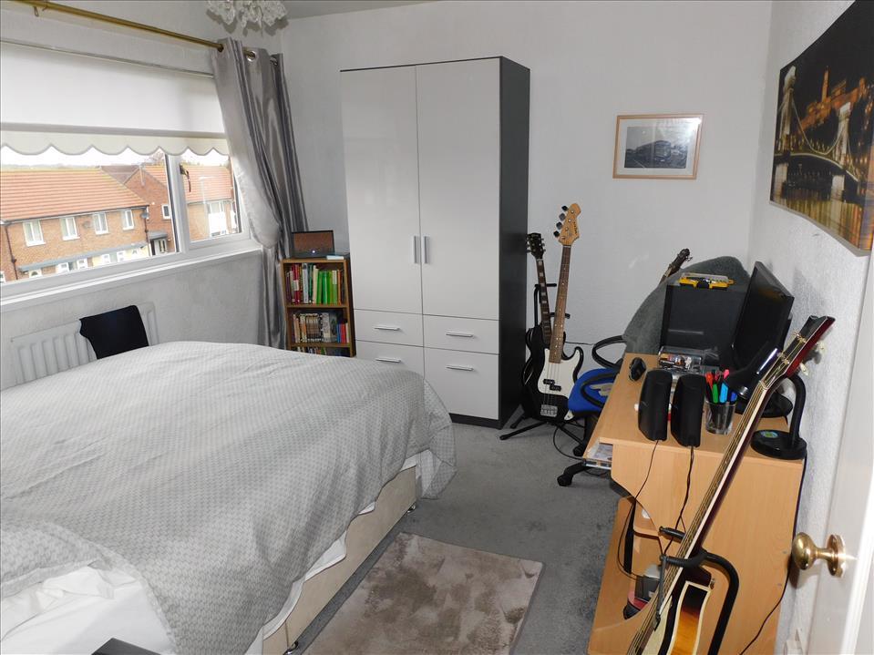BEDROOM 2