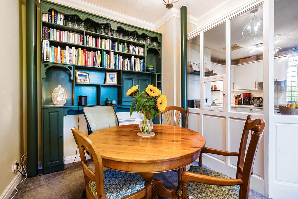 Living/Dining Roo...