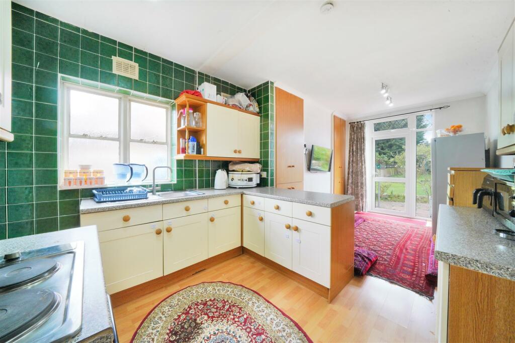 2 Amery Road - 5Sy9cDSRqNfpq2vJurDP.jpg