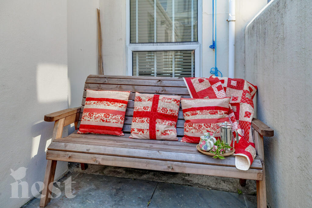 Courtyard - Lifestyle