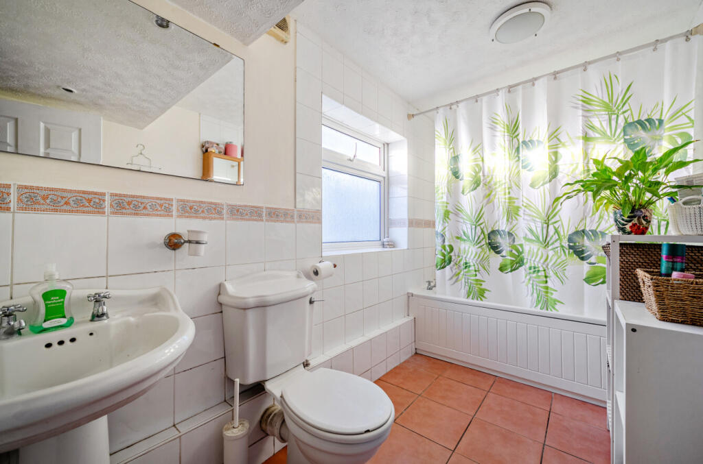 1384870-18-695b8e...