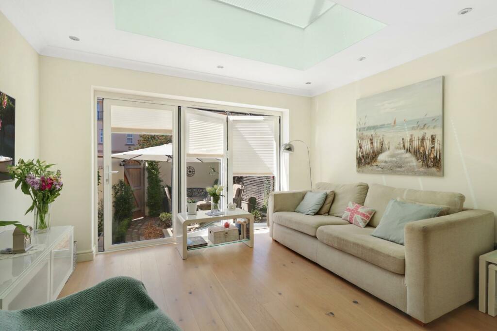 Living Room c.jpg