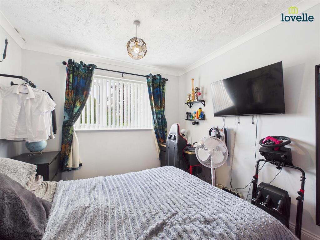 CAM01383G0-PR0386-STILL012.jpg