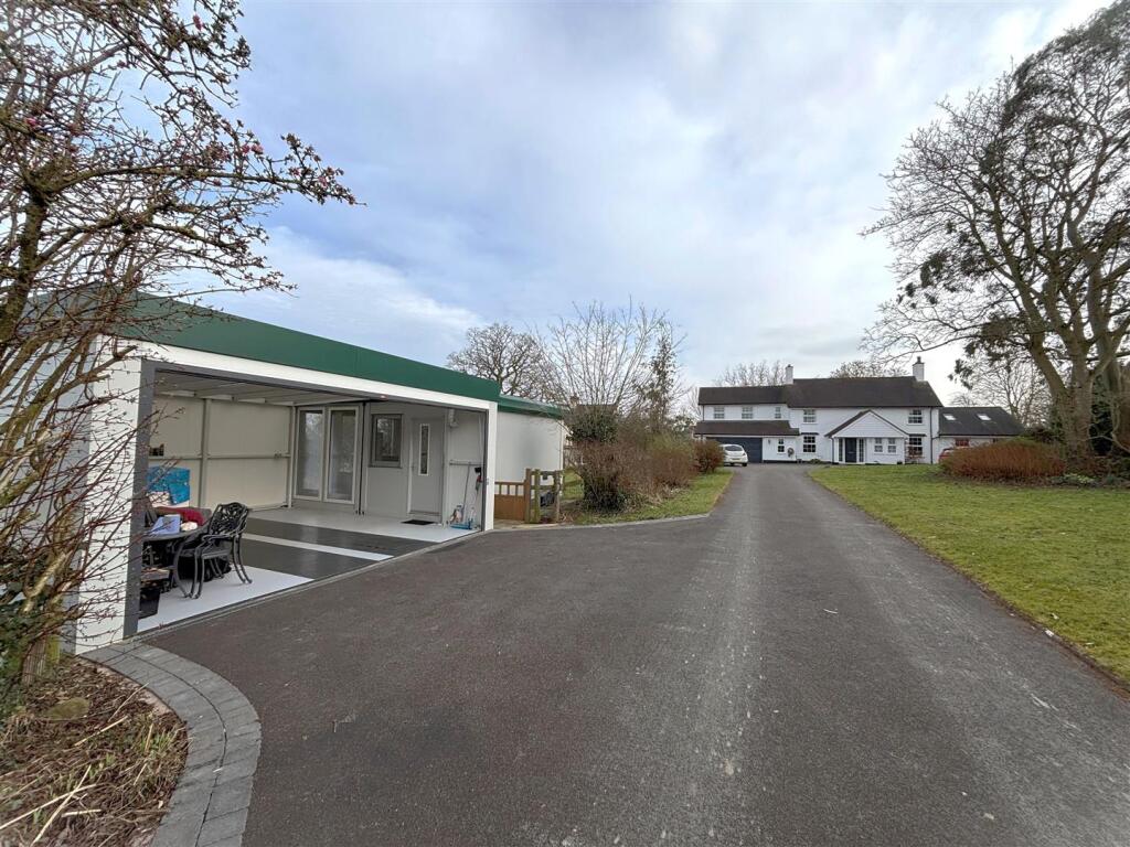 Purpose Built Garage and Office