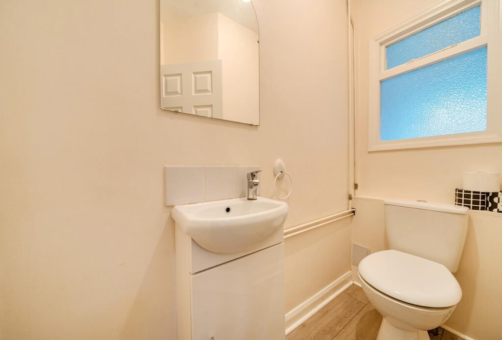 1369801-6-68f23f8...