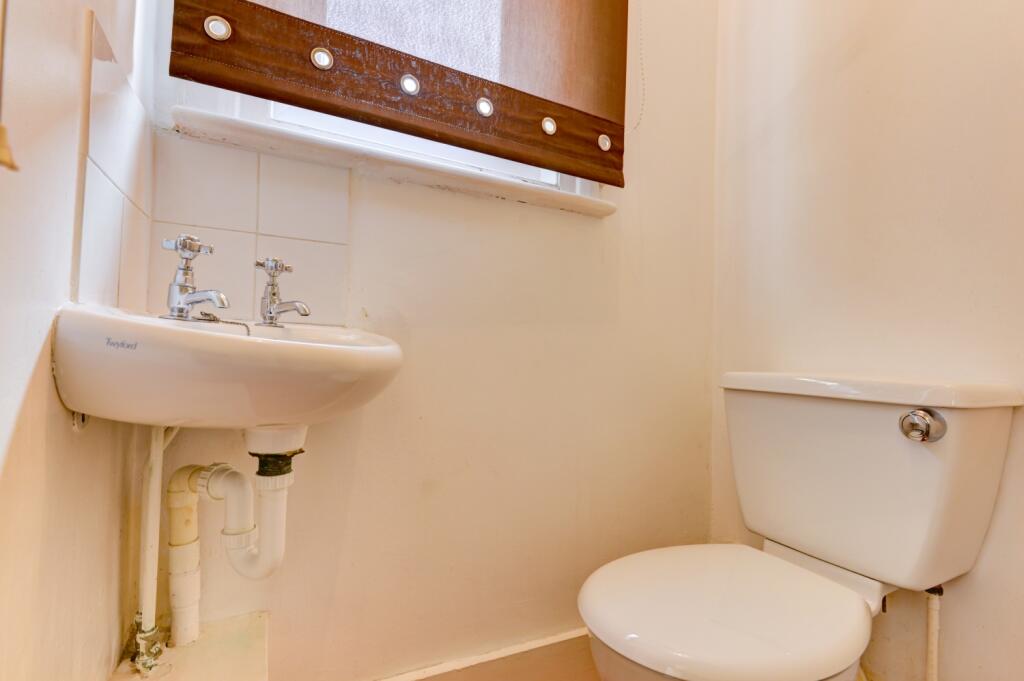 28a Crescent Road WC