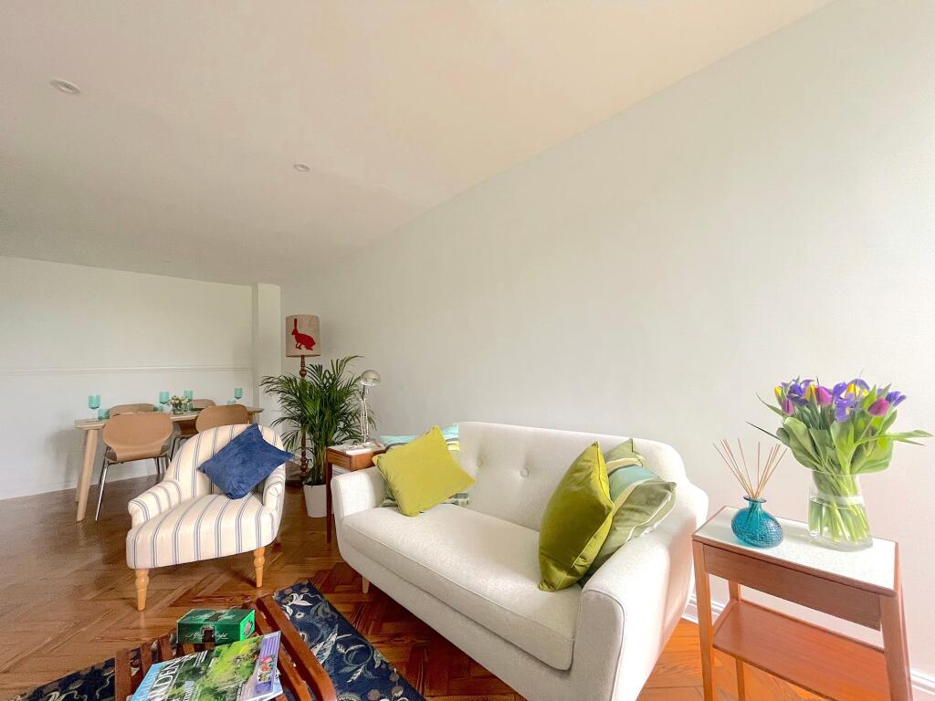 Living Room/Dining Room (3)