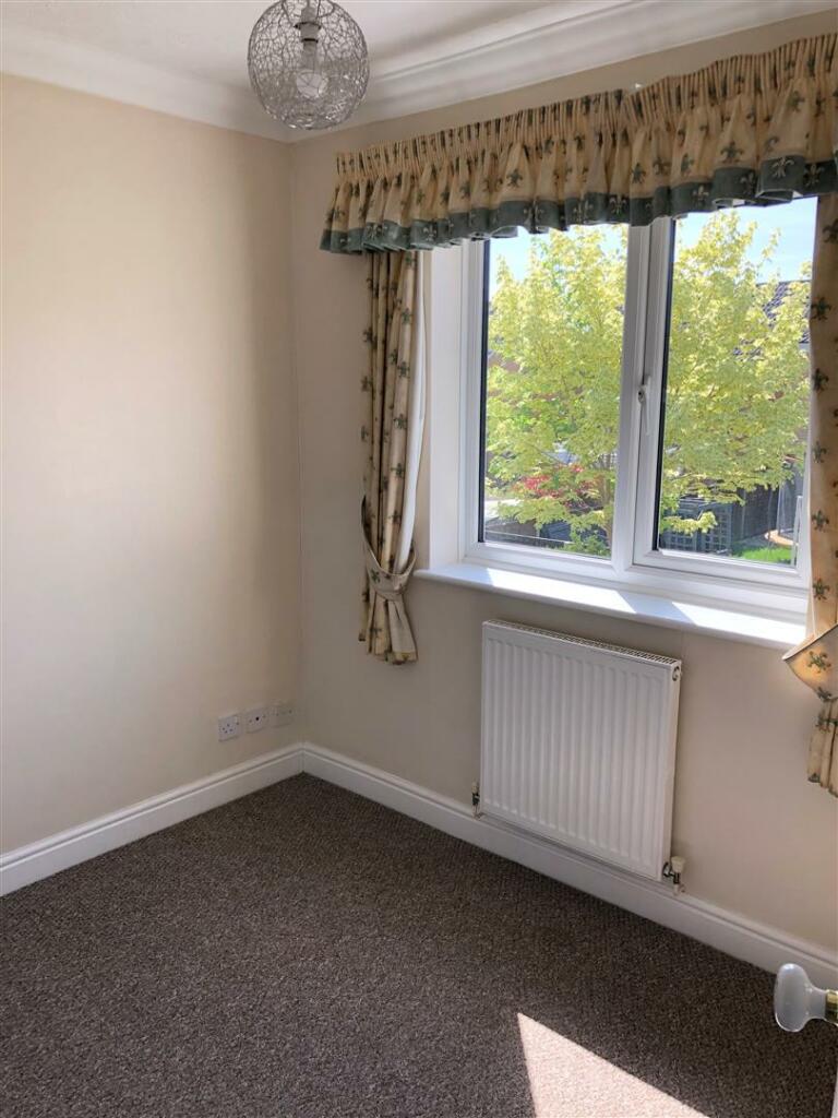 bedroom 4.jpg