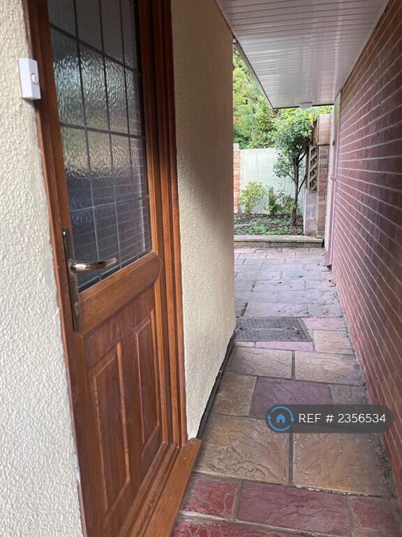 Access To Rear Garden