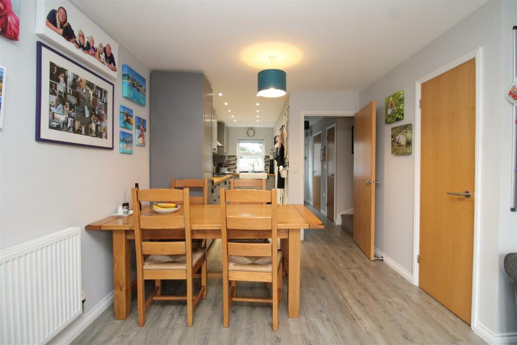 Sitting / Dining Room