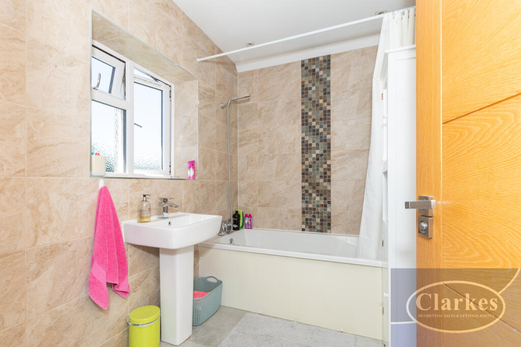 FC_038_49 KING EDWARD AVE_011