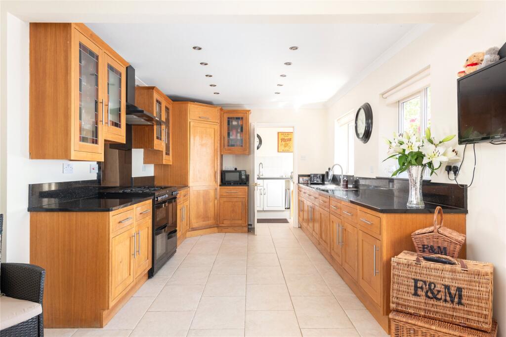 Kitchen/Breakfast Rm