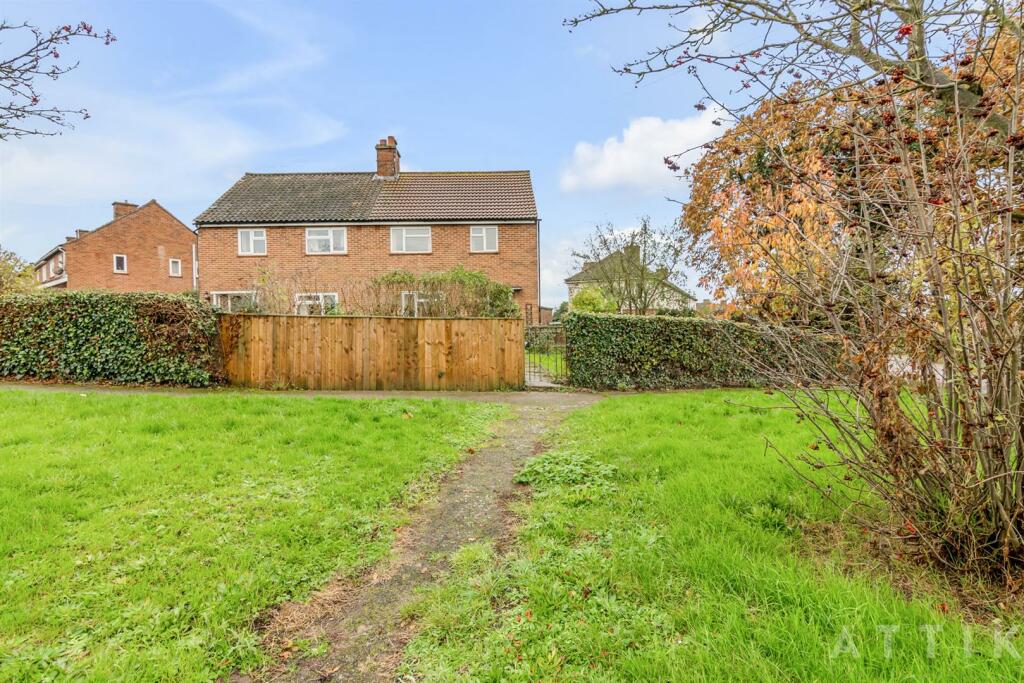 40 The Avenue Halesworth IP19 8JB (25).jpg