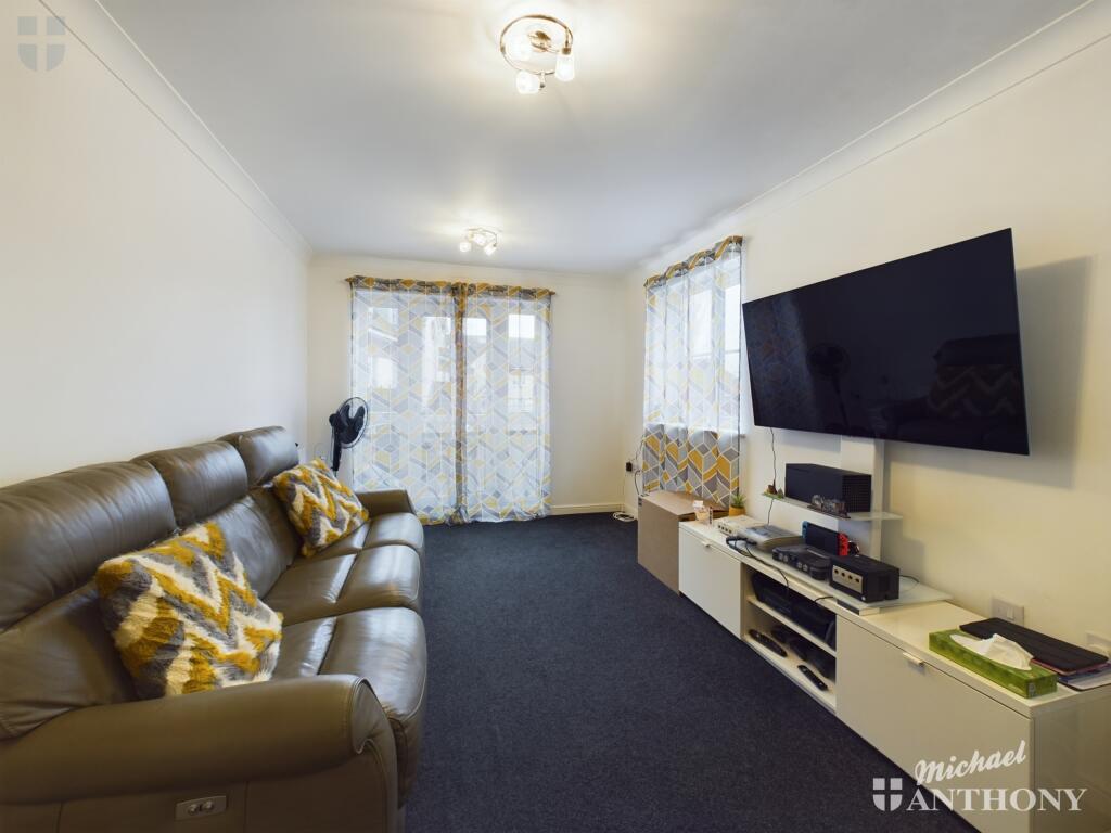 CAM03852G0-PR0150-STILL009