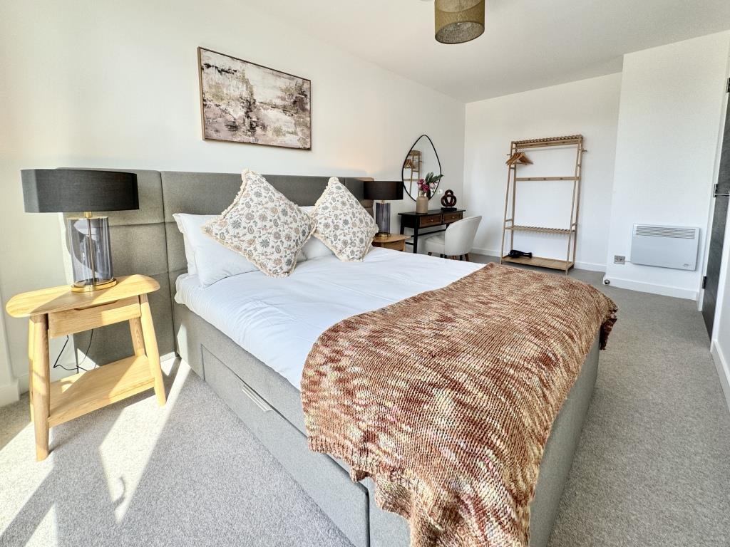 bedroom 5.jpg