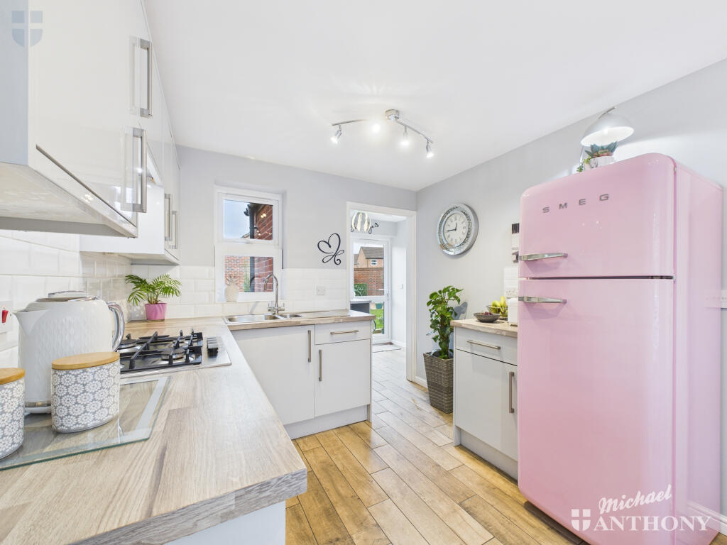 CAM03218G0-PR0837-STILL009