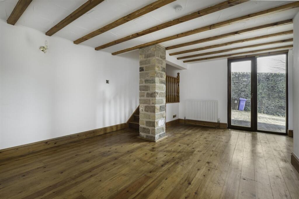 BEDROOM ONE / FAMILY ROOM