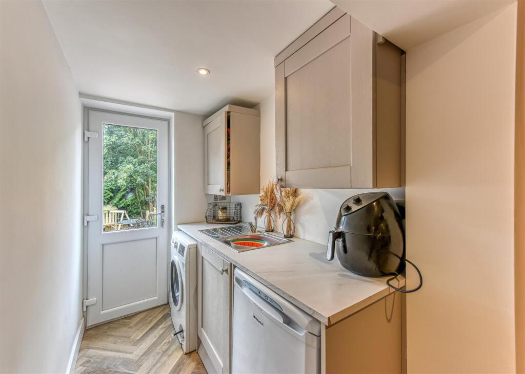 14 Sandringham Road-Playroom (2).jpg