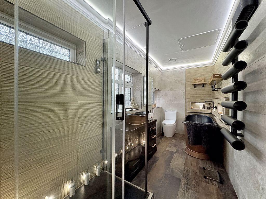DOWNSTAIRS BATHROOM