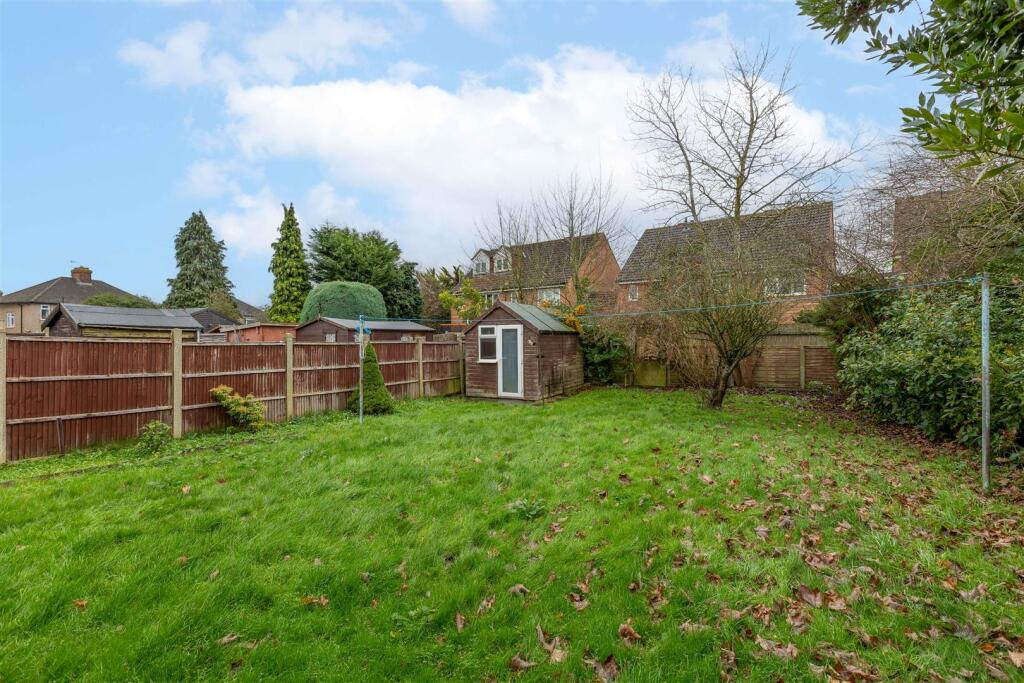 4 Holme Close-13.jpg
