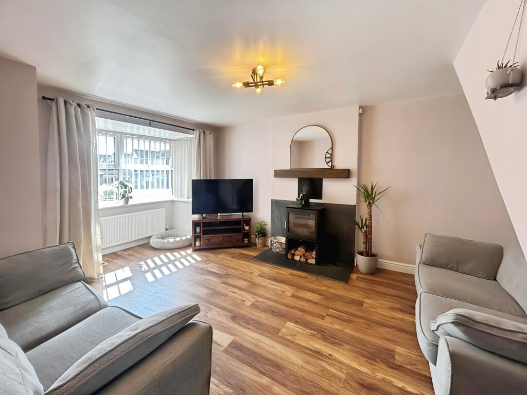 ff5d247b-WhatsApp...