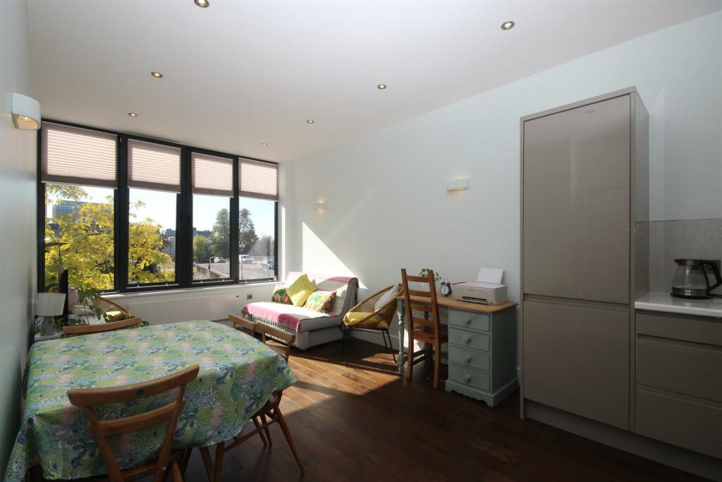 LOUNGE/KITCHEN/DINER