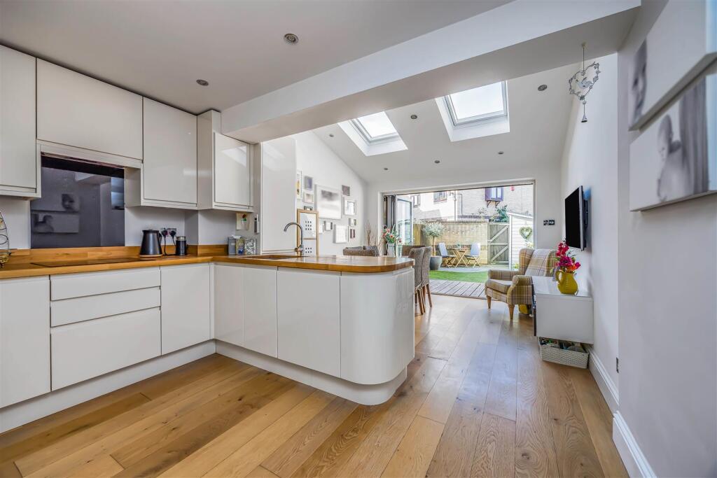 7 Vita Road, Portsmouth-Small-PorticoMarketing-Sol