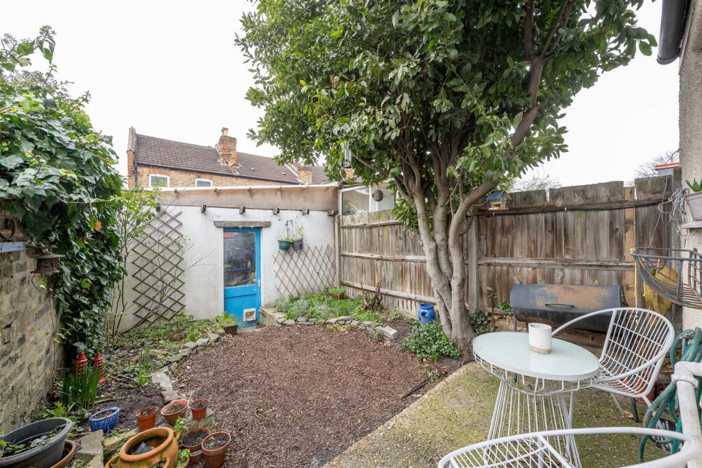 Higham Hill Road, E17