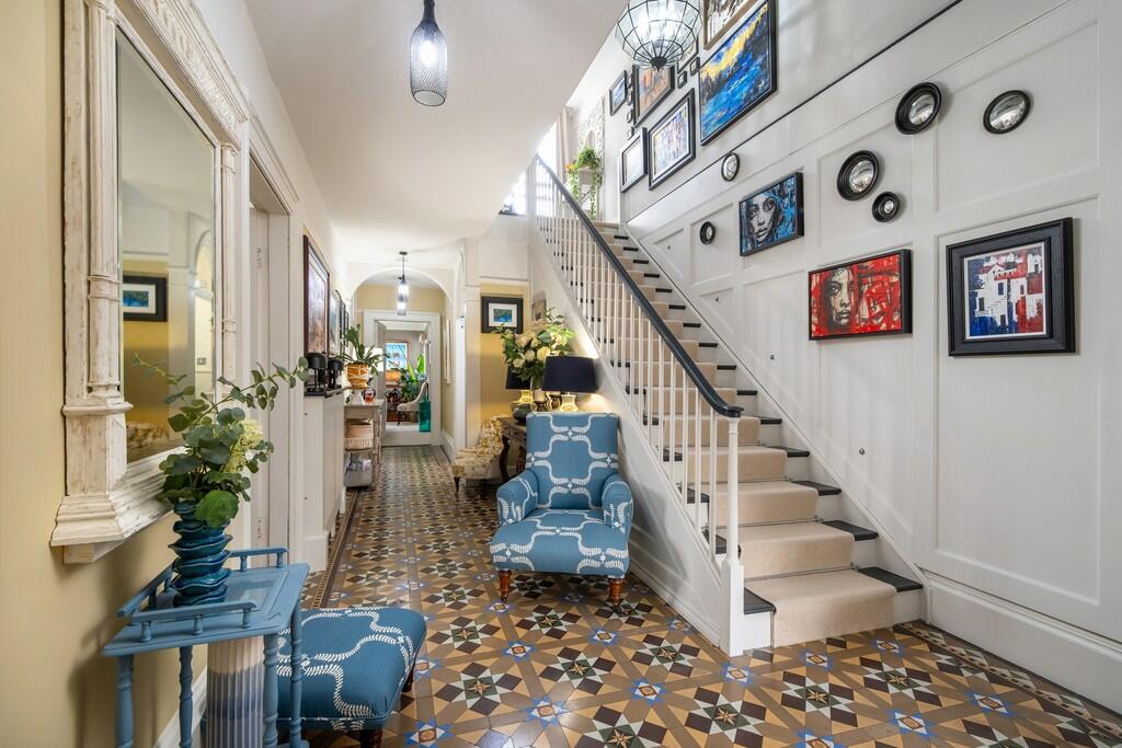 1440px-Elm Farm H...