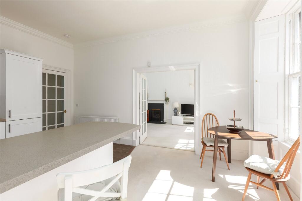 Kitchen/ Dining Room