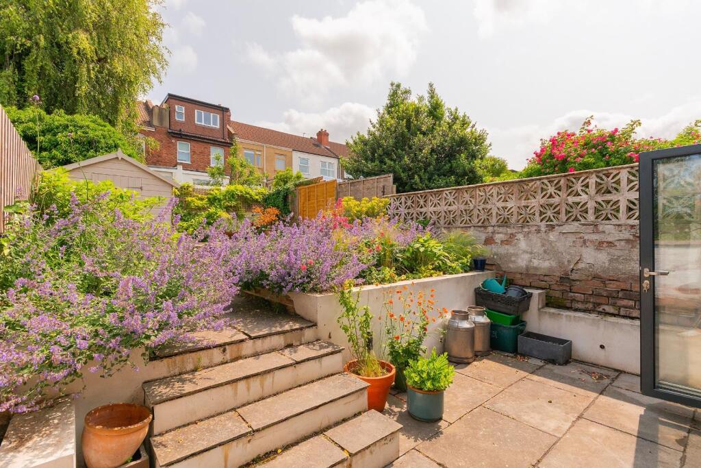 2S8RBN - External G.jpg