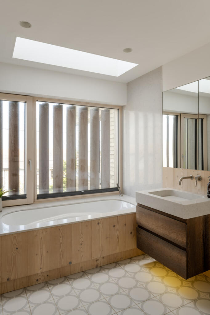 279969 - 20250424-THE-SEA-HOUSE_CAMBER_TMH-67_H...