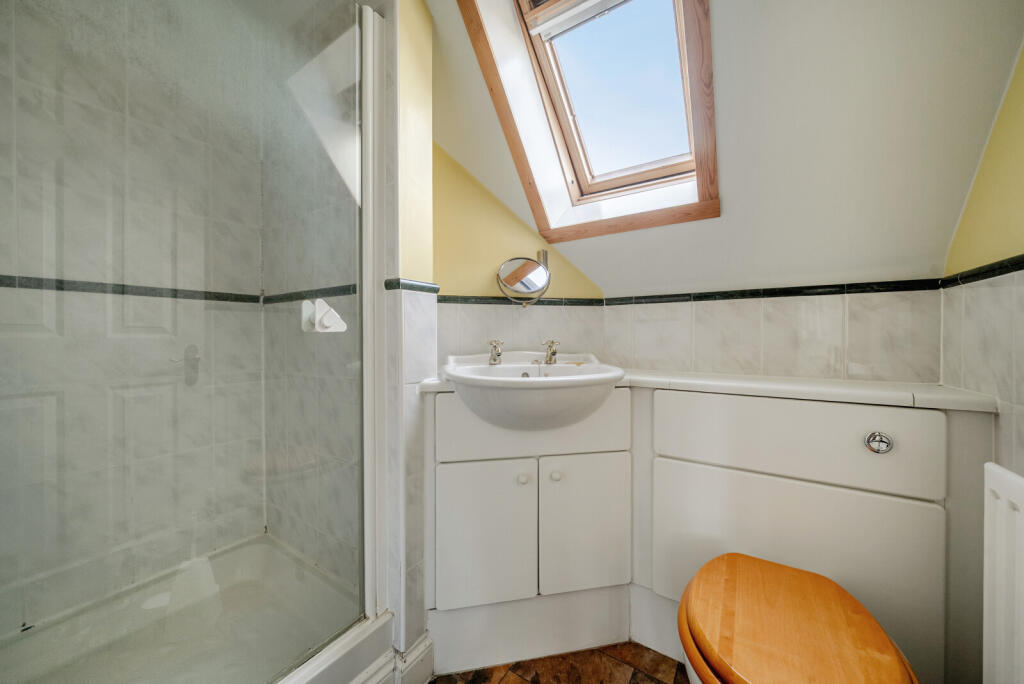 1393767-1-6949503...