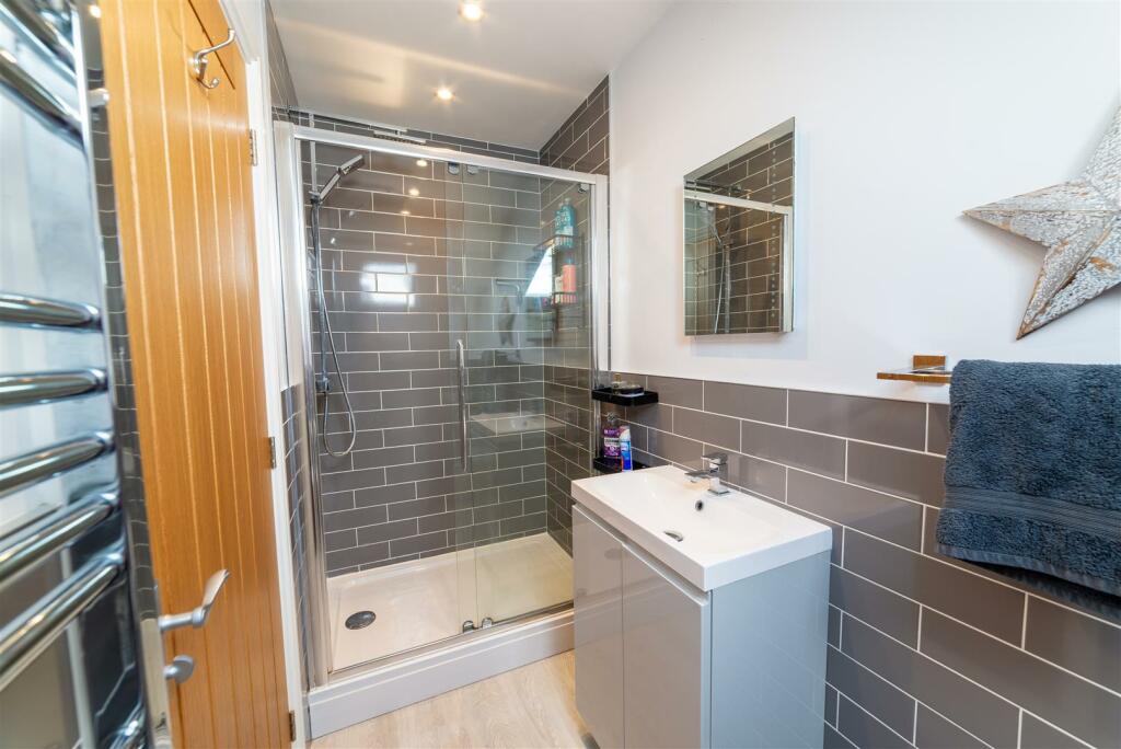 33 Deauville Avenue--14.jpg