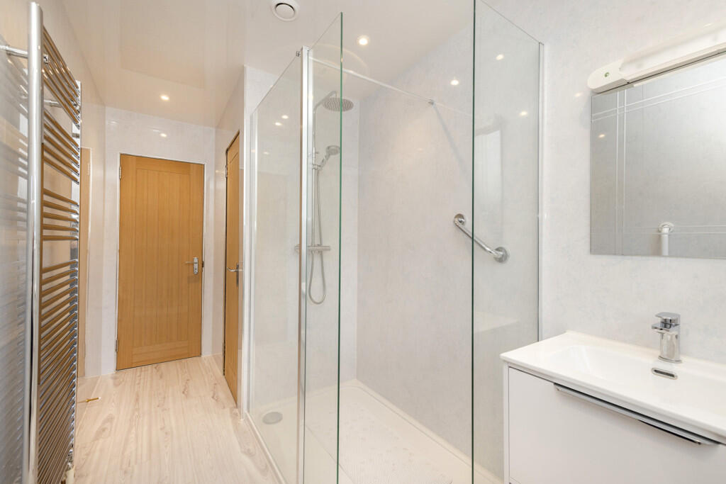 Family Shower Room
