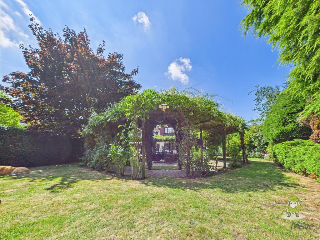 CAM01543G0-PR0141-STILL114