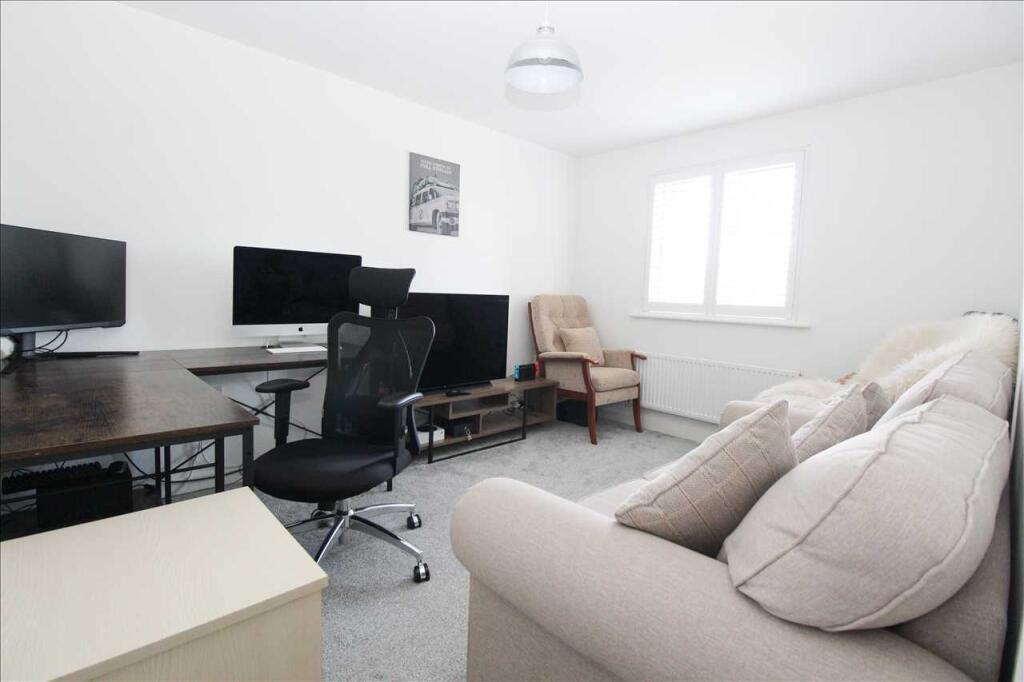 Bedroom 2 ( front )