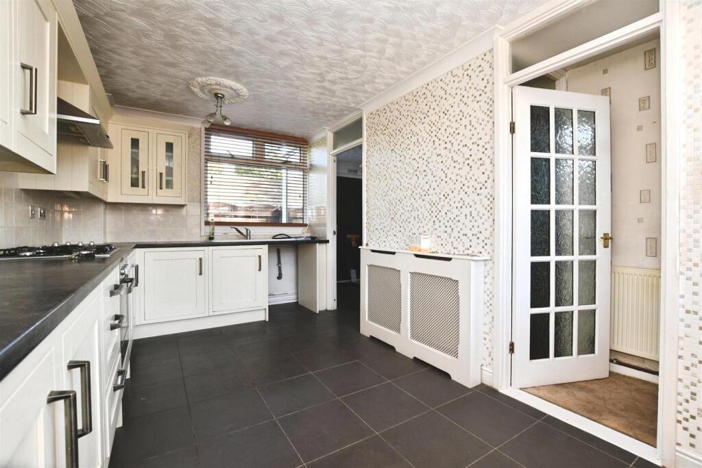 Kitchen/Dining